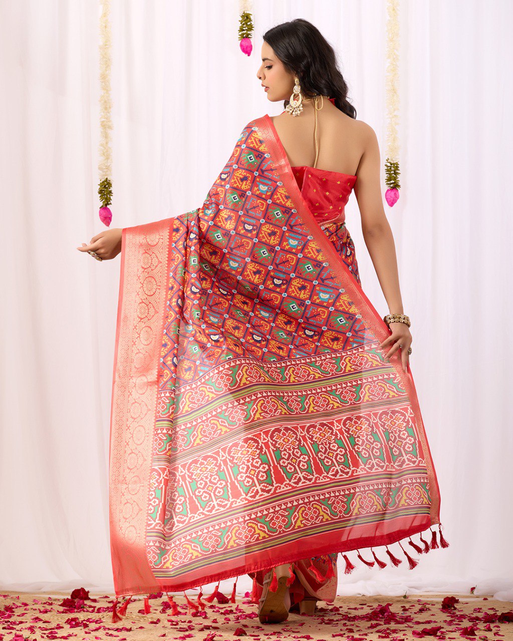 Graceful Patola Silk Saree